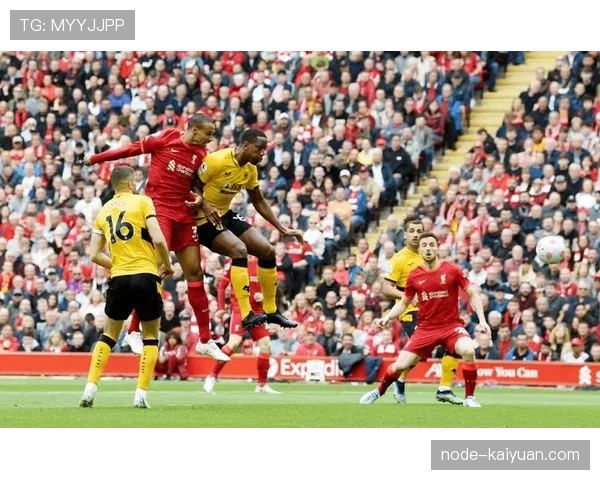 杰拉德高位逼抢撕裂防线，本赛季主导中场节奏提升比赛掌控力